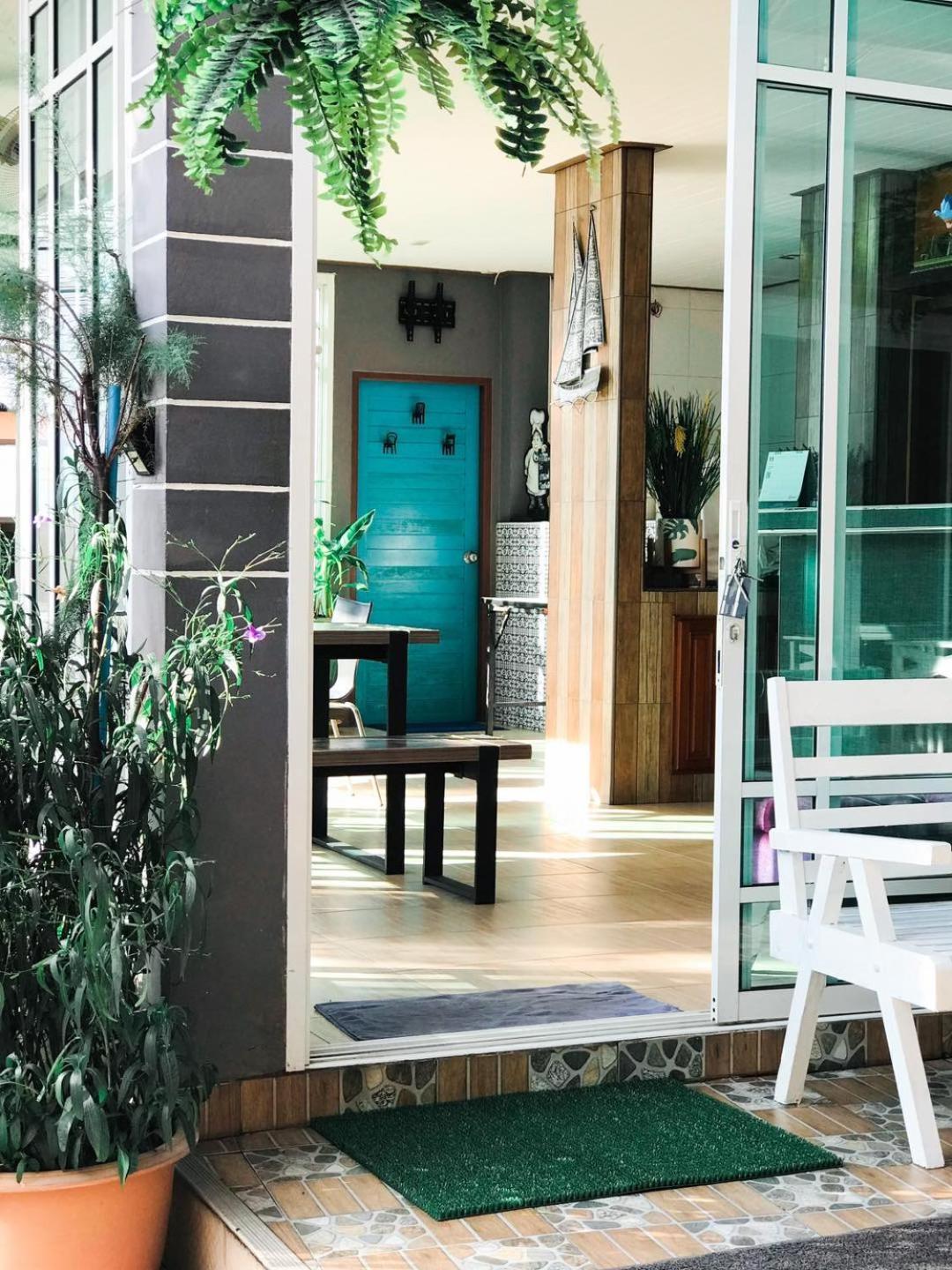 The Harbor Front เกาะล้าน Hotel Exterior photo